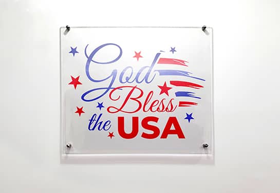 4th of July sign idea displaying a patriotic quote fixed to the wall