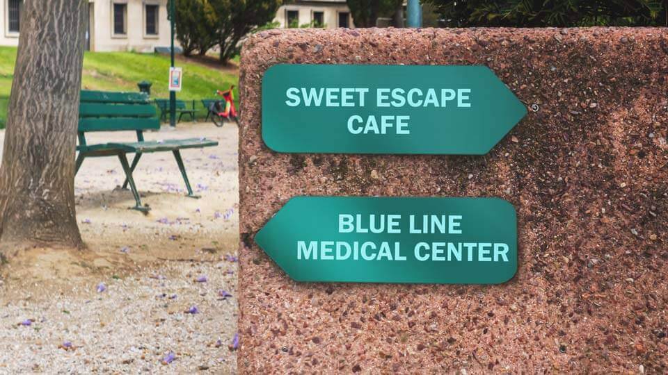 Outdoor wayfinding aluminum signs showing two opposite directions