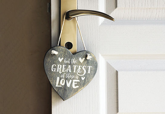 Valentine door decoration idea with hanging sign