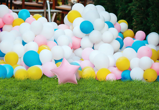 Balloons backdrop for birthday Balloons-backdrop-for-birthday