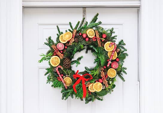 Christmas-wreath-with-oranges
