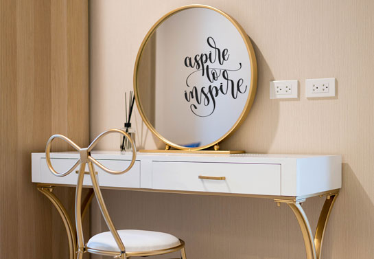 DIY-home-mirror-decor
