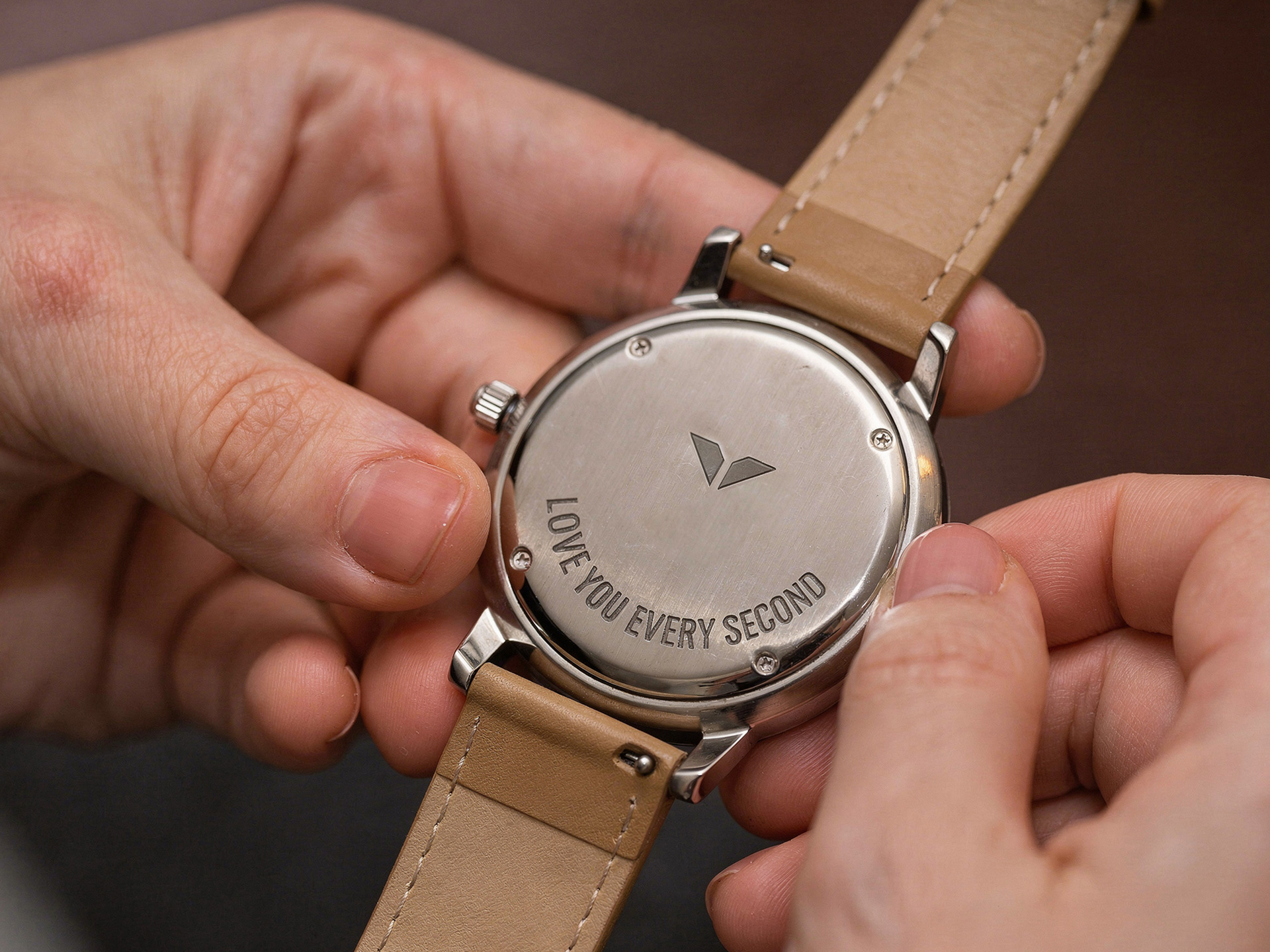 custom-engraved-watch-back