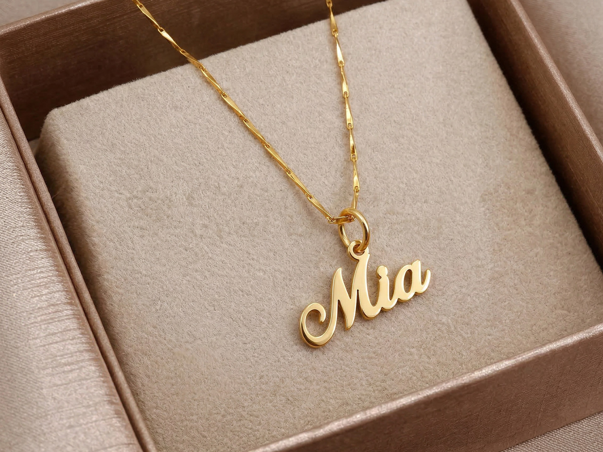 custom-name-necklace-gold