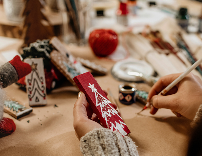 diy-christmas-sign-painting