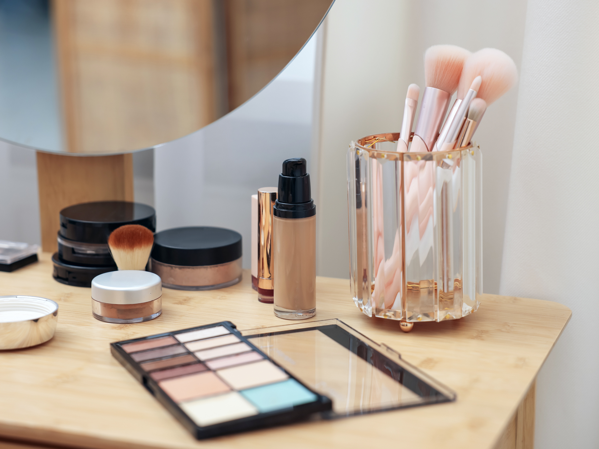 makeup-kit-on-nightstand
