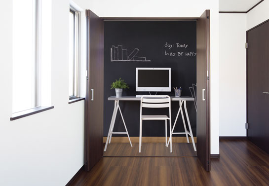 small home office space in closet small-home-office-space-in-closet