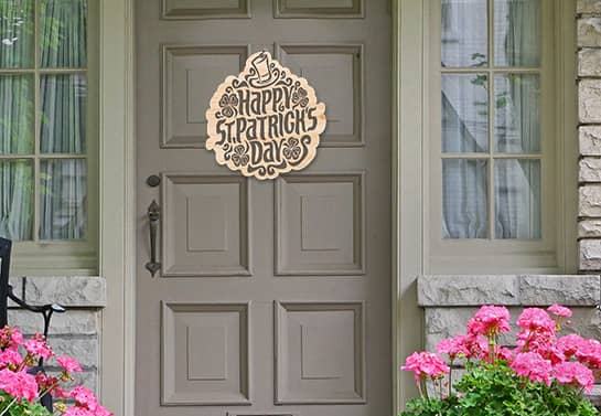 wooden St. Patrick's Day door decoration idea wooden-St